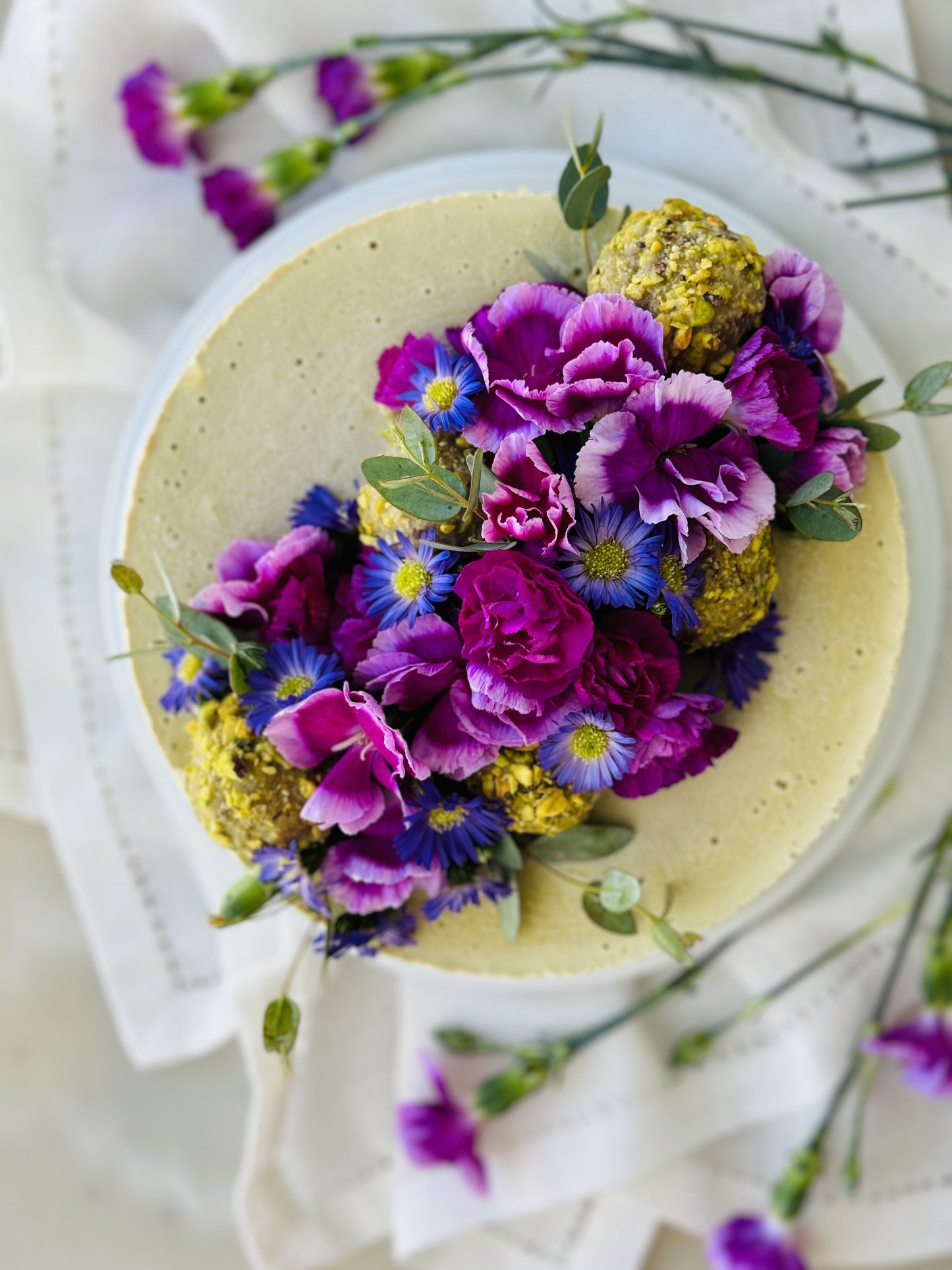 Pistachio & Black Currant Flower Power