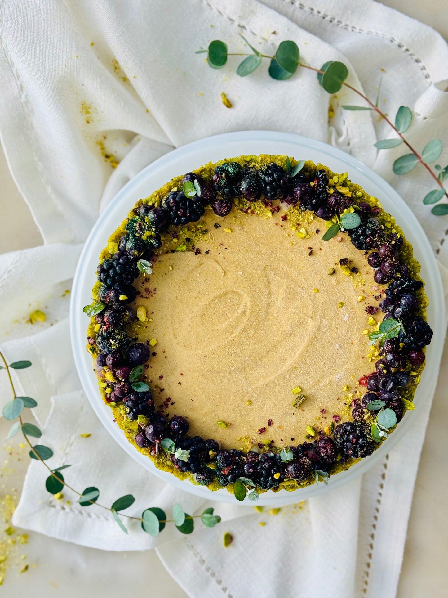 BLACK CURRANT & PISTACHIO