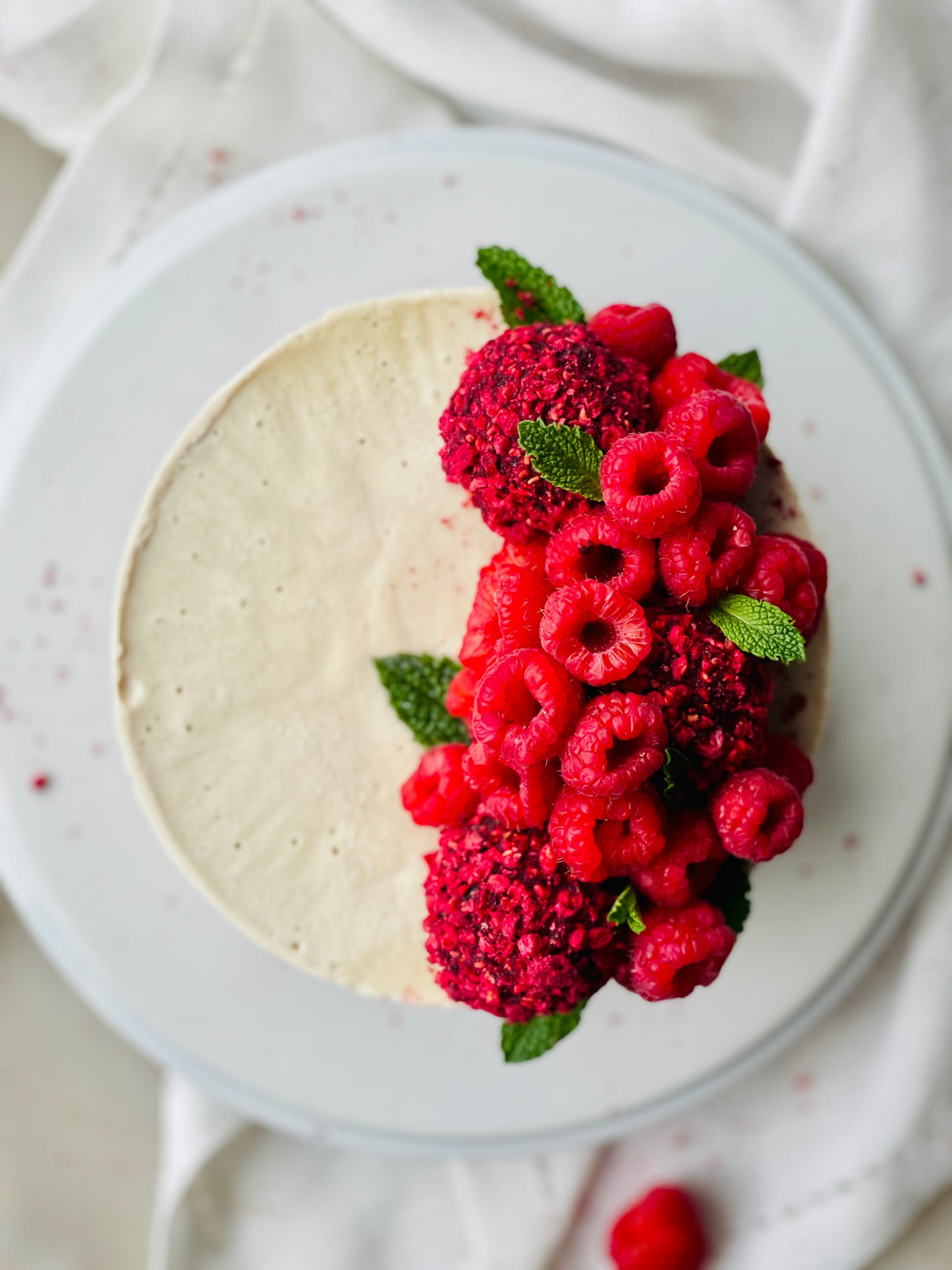 WHITE CHOCOLATE & RASPBERRY
