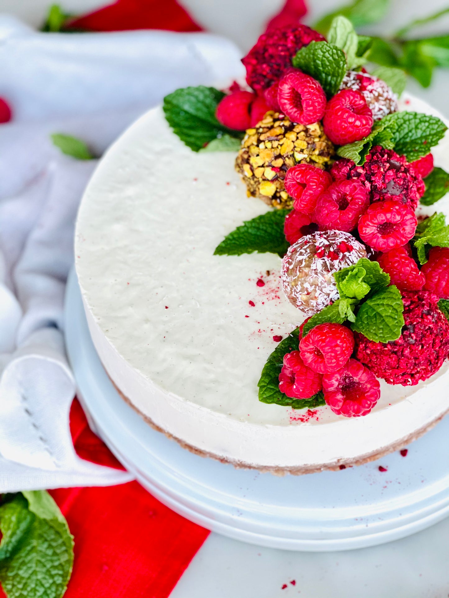 WHITE CHOCOLATE & RASPBERRY