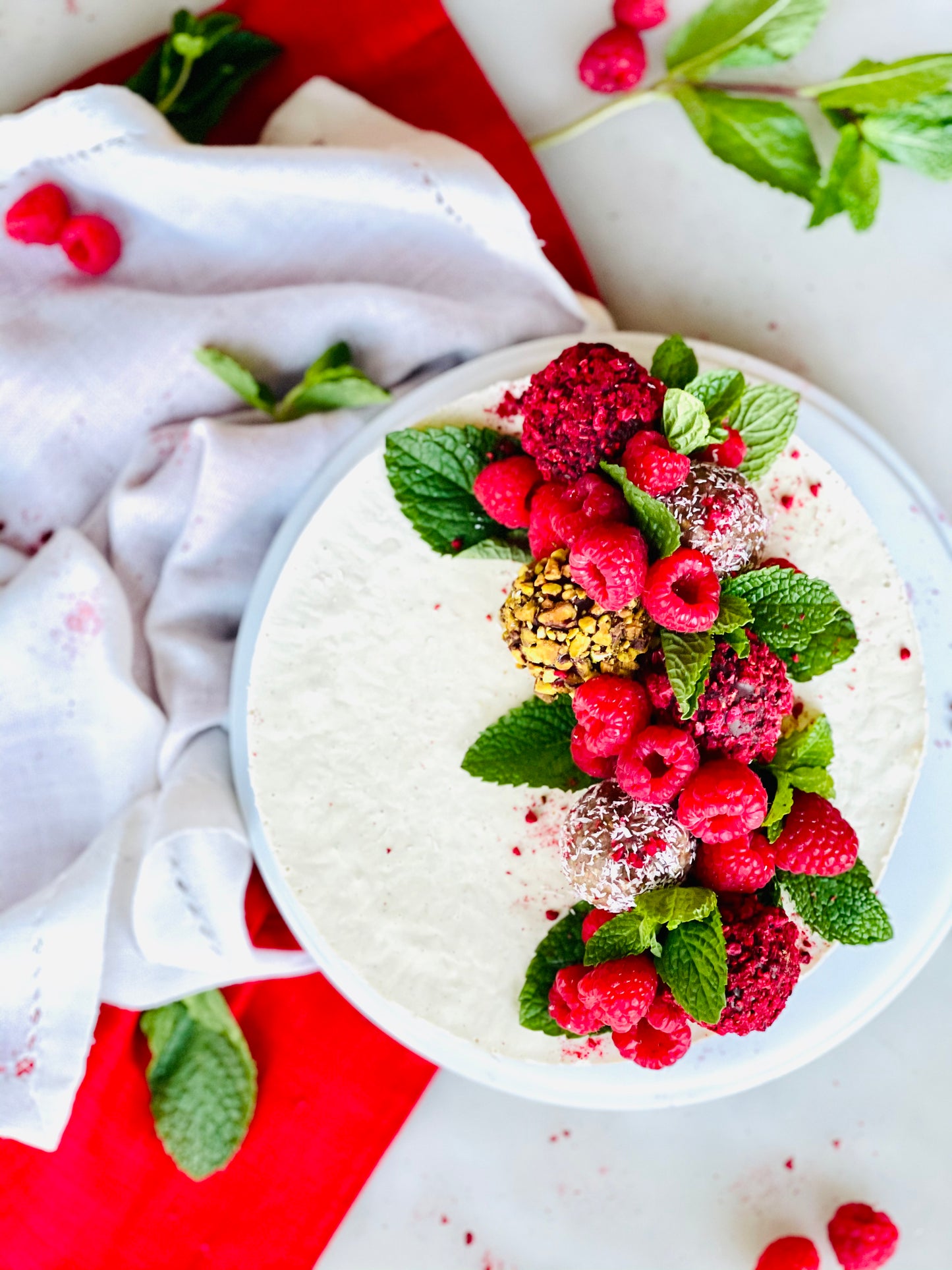 WHITE CHOCOLATE & RASPBERRY