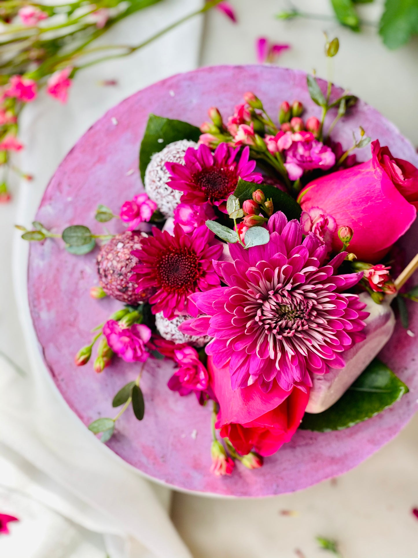 Black currant & Madagascar Vanilla Flower Power Cake