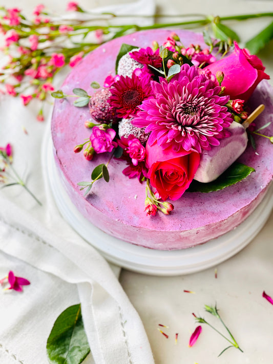 Black currant & Madagascar Vanilla Flower Power Cake